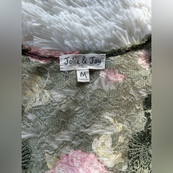Jolie & Joy | Green and Pink Floral Lace Kimono - Picture 5 of 6